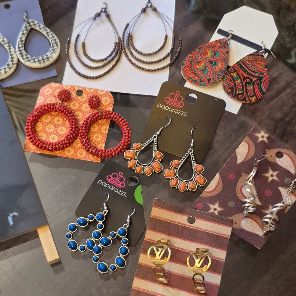 Costume Jewelry, Earrings.